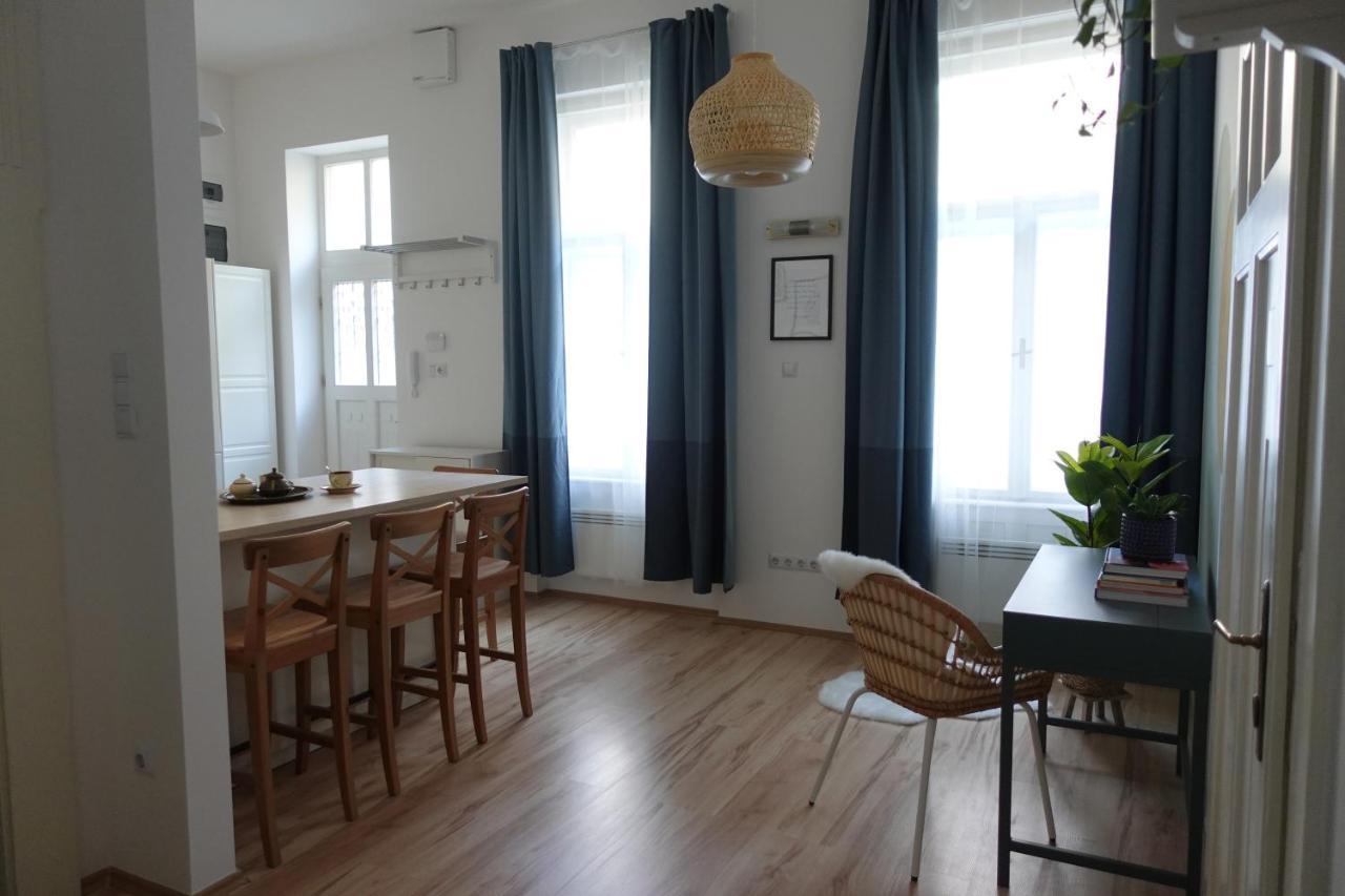 Bpr Pastellion Art Home In Buda Boedapest Buitenkant foto